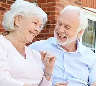 chatting_senior_advisor